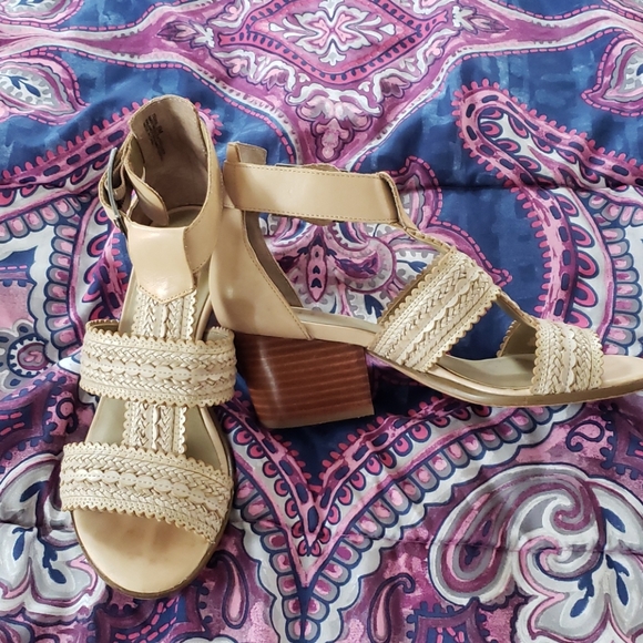 Tan strap sandals sz 6 block heel - Picture 1 of 4